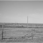 Himjoen viljapeltoa, taustalla Himjoen kylää ja kirkko. Himjoki 1942.09.15