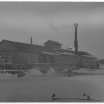 Hus i Voznesenja hamn. Byggt på en förankrad präm. Voznesenja 1942.03.05